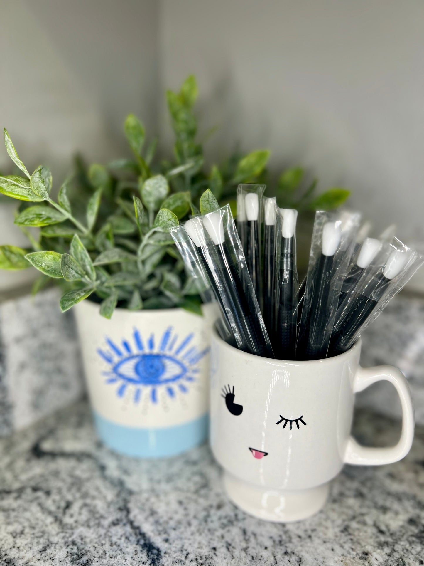 Fluffy cleaning brush